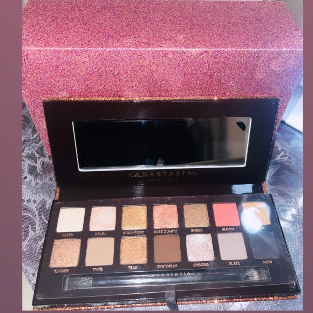 Anastasia Beverly Hills limited edition Sultry eyeshadow palette set